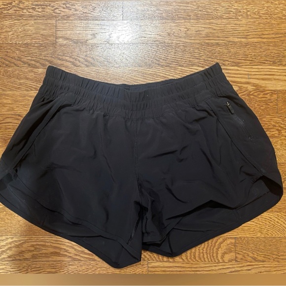 Lululemon tracker short 4” - Picture 3 of 6